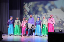 В районном доме культуры состоялся праздничный концерт, посвященный Дню народного единства, в рамках которого состоялась торжественная церемония вручения первых паспортов гражданина Российской Федерации.  