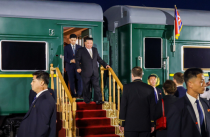 Второй визит в Россию: лидера КНДР Ким Чен Ына приветствовали в Приморье