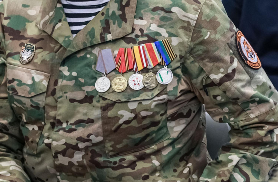 Горячую линию по вопросам трудоустройства для ветеранов СВО запустили в Приморье