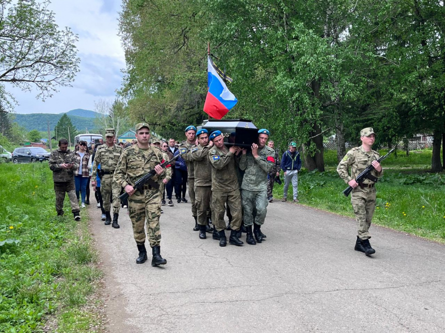 Чугуевский округ простился с героем-земляком, погибшим при исполнении своего воинского долга в ходе Специальной военной операции. 