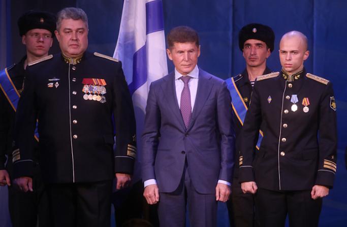 Губернатор Приморья поздравил моряков-надводников с профессиональным праздником