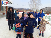 На зарядку всей семьей собрались жители села Чугуевка в минувшие выходные