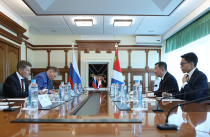 Олег Кожемяко встретился с Послом Сингапура в рамках ВЭФ-2023