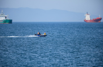 Спасатели напоминают жителям Приморья правила катания на лодке