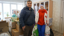 Волонтеры из г.Владивостока вот уже не первый раз привозят в волонтерский штаб  вещи и игрушки для нуждающихся детей Чугуевского округа