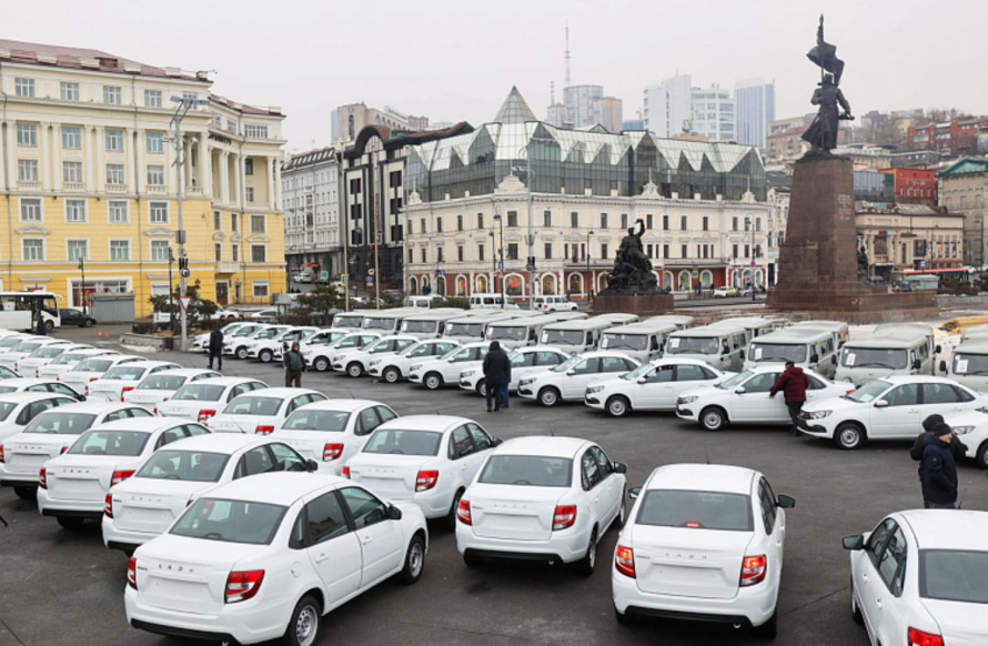 Более 80 автомобилей пополнили парк больниц Приморья
