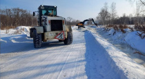 Специалисты чугуевского филиала АО Примавтодор завершили работы по устранению верховодной наледи на дороге до села Заметное. 
