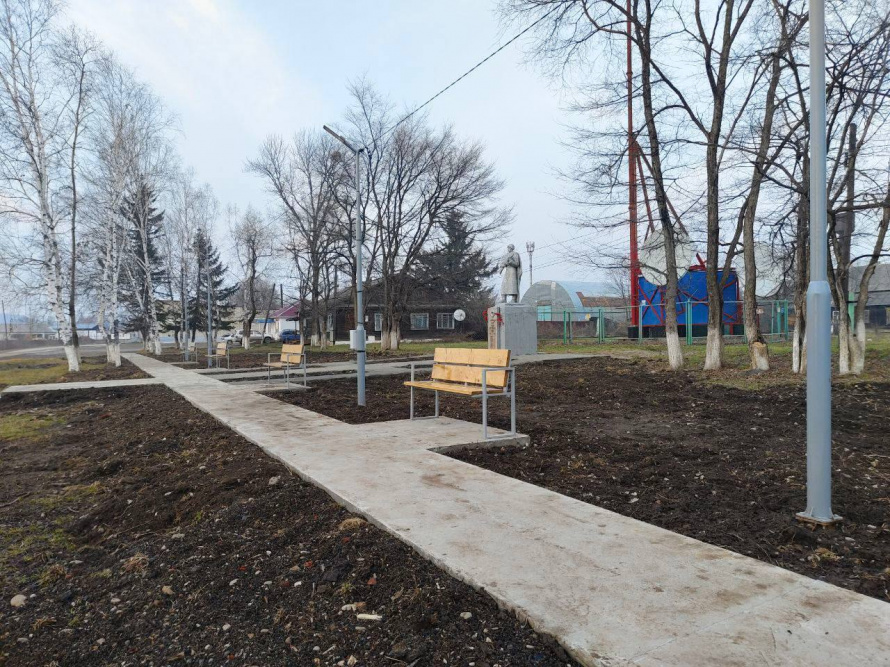 ТОС «Кокшаровский» завершил работы по благоустройству сквера памяти.