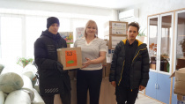 Ребята из школы села Новомихайловка передали в штаб волонтеров  посылки для участников СВО